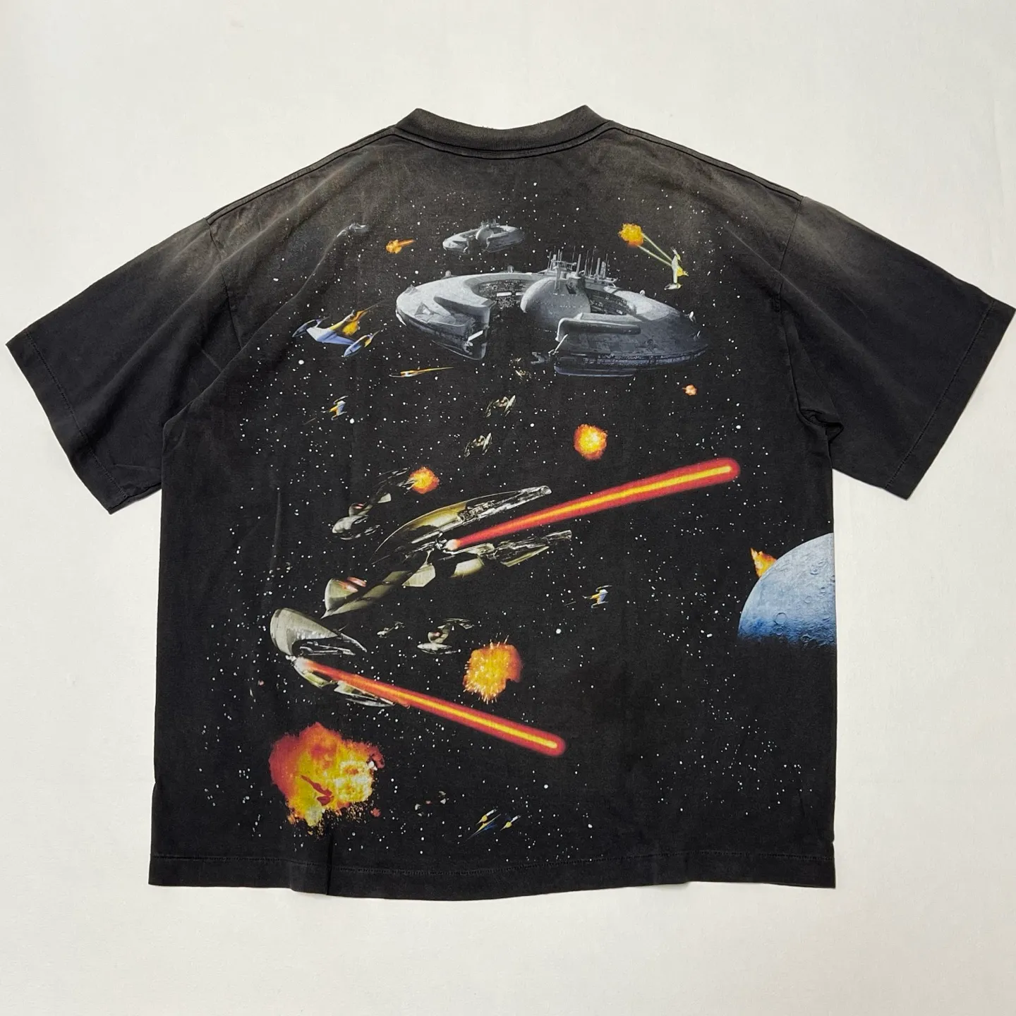 ⚠️The most complex and coolest item of this season, available in stock, available in seconds SAINT Mxxxxxx × STAR WARS SW_SS TEE /STARWARS / BLK Star Wars co-branded model. Fighter printed TEE. Washed black S-XL. Super complex and unconstrained printing design. The T-shirt using the vision of the "N-1 Star Fighter" in Star Wars is the most screen-printed item this season, reaching an astonishing 372 screens. Even the most difficult-to-print parts of the armpits are printed with luxurious printing. In addition, they are also hand-made distressed, splashed with ink, faded with water, and hand-damaged to complete this special and perfect work of art!